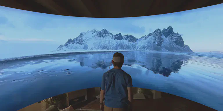 世界呈现于自身的影像, 论全息电影的神话