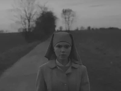 Jumping frames are a strong contrast to the hitherto cold, calculated framing